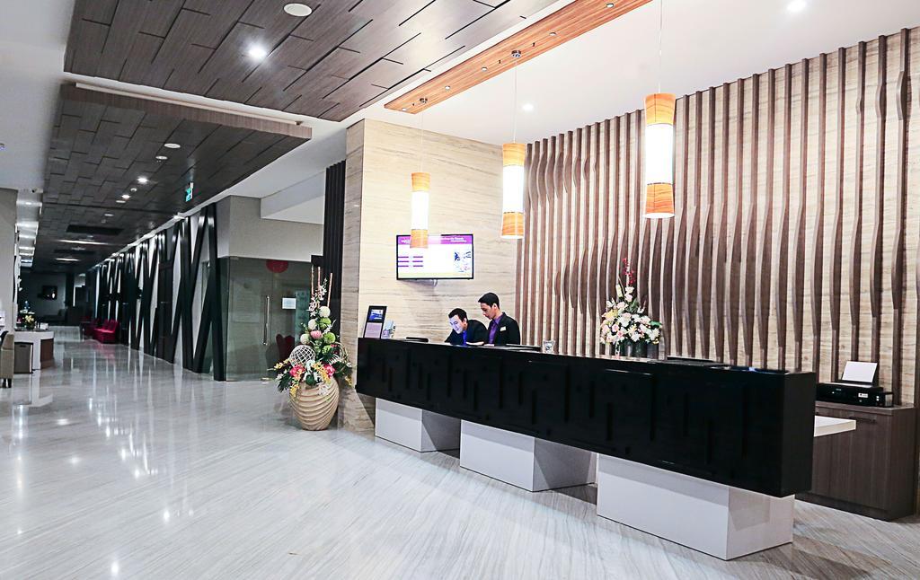 Mercure Palu Exterior foto