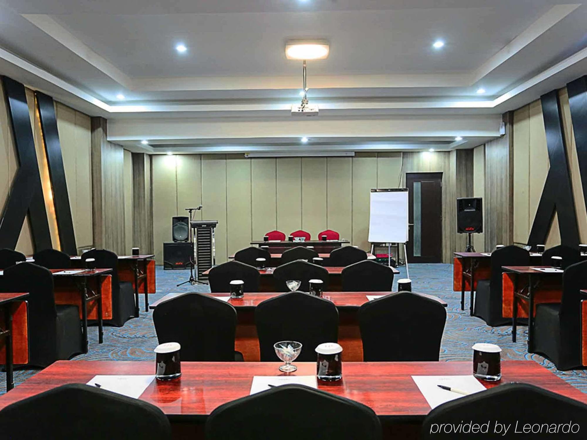 Mercure Palu Exterior foto